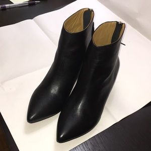 New Brooks Brothers black booties